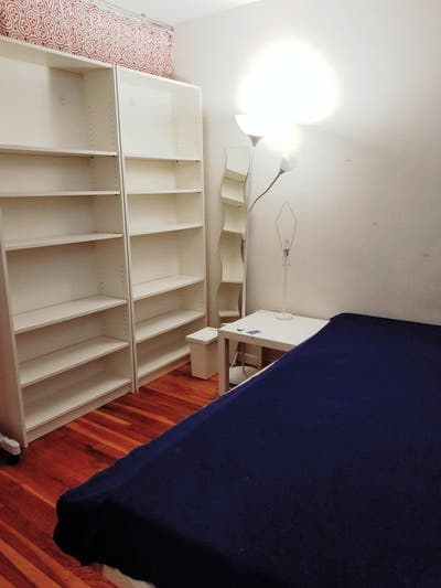 Small Pretty Room 3 mins from 7 Line! Main Photo