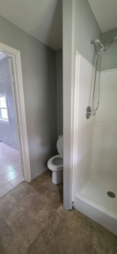 Looking for a roomie asap Main Photo