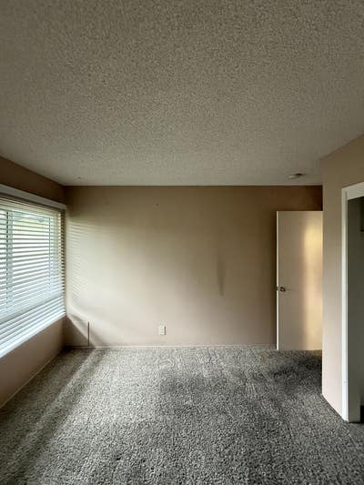 Cozy Private Room + Parking in Shared Home Main Photo