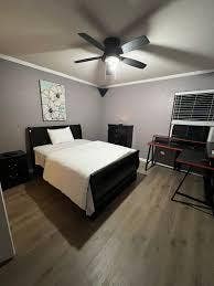 Cozy Furnished Room for Rent in Vibrant Denton Main Photo