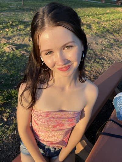 Responsible female looking for Van Nuys room Main Photo