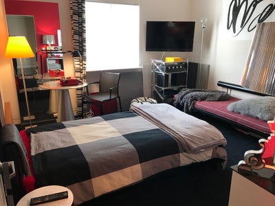 1 Bedroom plus Private Bathroom in PH condo  Main Photo