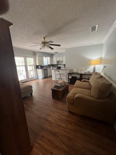 🎨 Cozy unfurnished room Main Photo