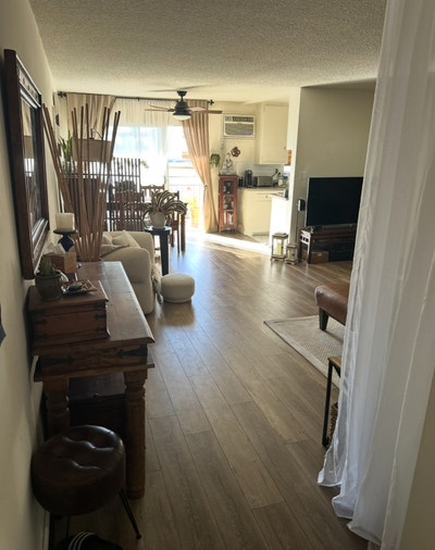 Beautiful fully furnished room for rent Main Photo