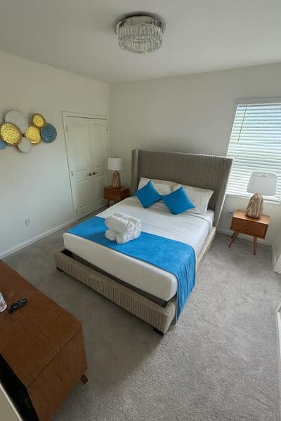 Cozy Queen Bedroom in Resort Home near Disney_Ful Main Photo