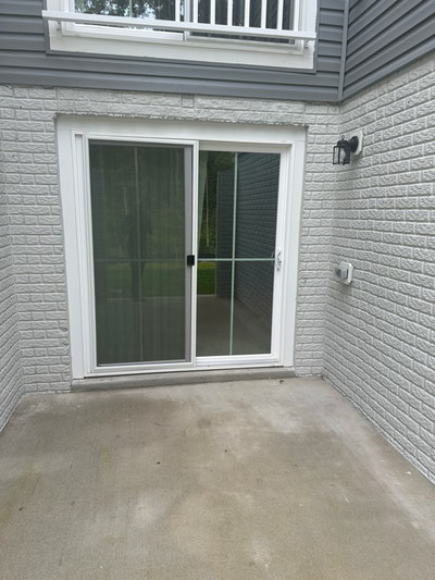 Private basement apartment with walkout Main Photo