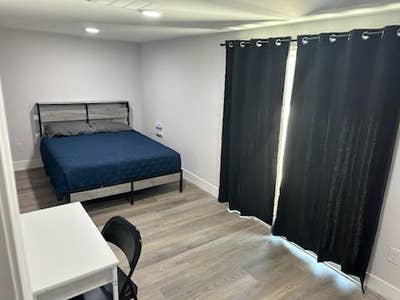 Your Perfect Las Vegas Home Base – Cozy Room with  Main Photo