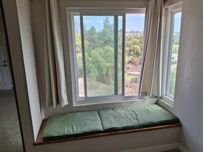 Large view room on Mt Helix w/private bath Main Photo