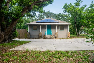 Comfy & Spacious Clearwater House with Dine In Kit Main Photo