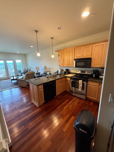 Private Bedroom and Bath In UWT Townhome Main Photo