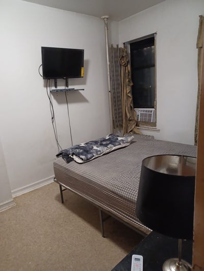 I have a beautiful room really big furnished  950$ Main Photo