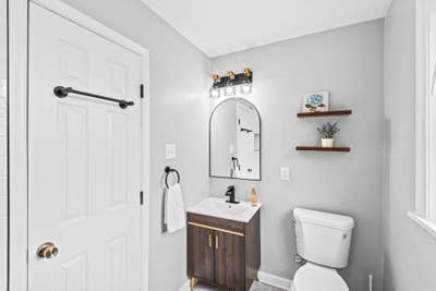 Stressfree living with comfort and style. 7 minute Main Photo