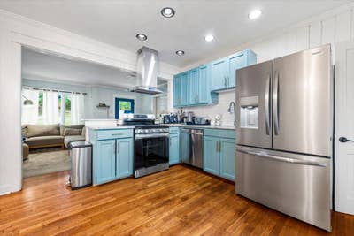  Stylish Modern CoLiving for Working Professionals Main Photo