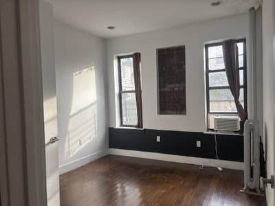 Room in Brooklyn! $1100 per month Main Photo