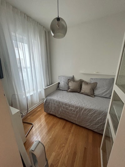 Cozy Room in Upper East Side Apartment Main Photo