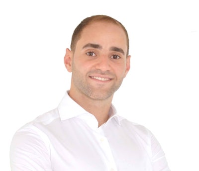 Professional Male seeks a large room Main Photo