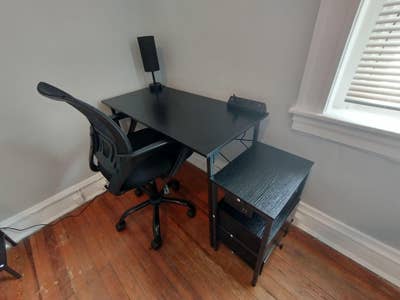 Comfy & Spacious Corner Apartment with Dining Area Main Photo