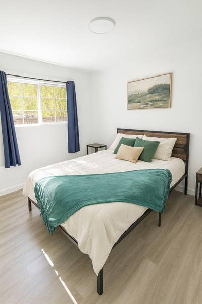 Affordable Room in Clean Shared Home – Great Locat Main Photo