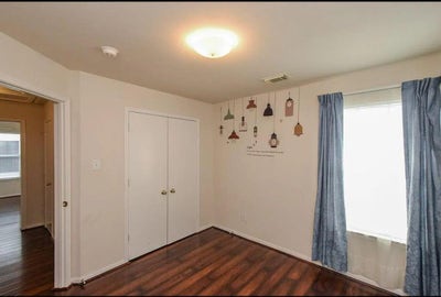 1 Bed Room with own RestRoom Main Photo