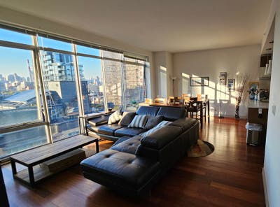 Private bedroom + own bath in luxury LIC 3BR Main Photo