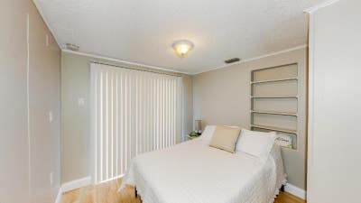 Cozy 1 Bedroom Room in Tampa | 3910 East Fern St  Main Photo
