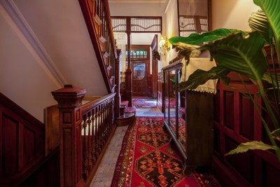 Lrg bedrm w/private bath in Manhattan Townhouse Main Photo