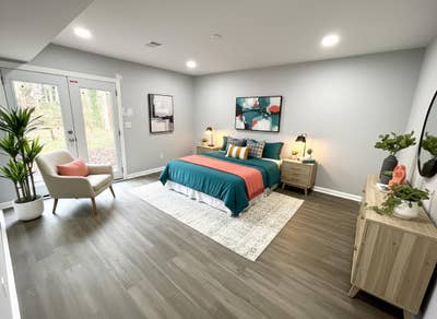  Live with Like Minded Professionals Seeking value Main Photo