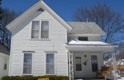 The Cottage B  Upstairs Main Photo