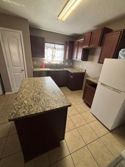 Single Family Home shared Main Photo