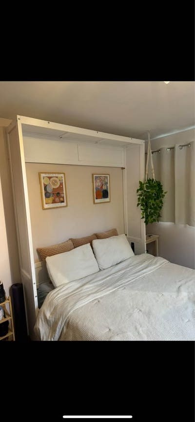 Large Spacious Room near Shoreline CC Main Photo