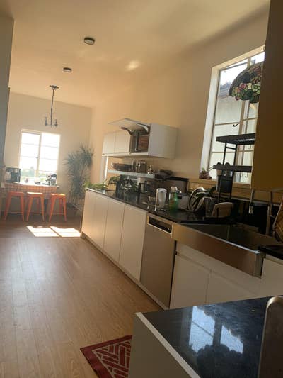 One block from UC Berkeley, home w/grad students Main Photo