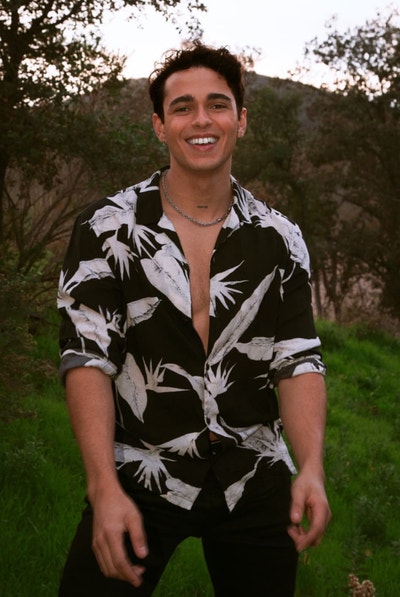 25M needs room for 1200 monthly move in today Main Photo