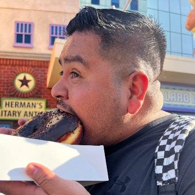 Professional Male seeks a small or large room Main Photo