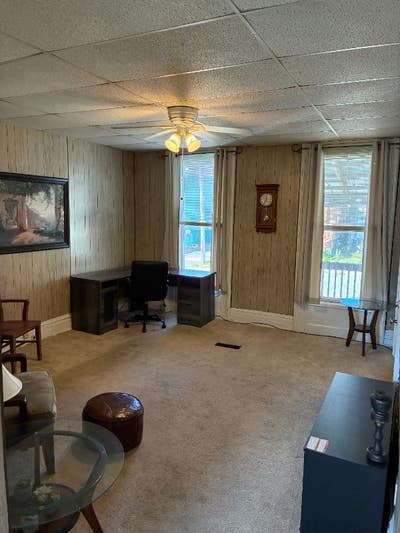 Cozy Centrally Located 1 Bed Bath Unit in heart of Main Photo