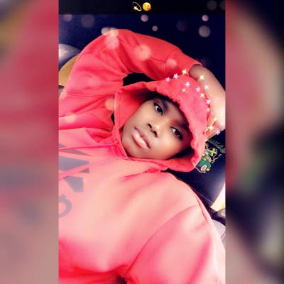 I am 27 year old Female looking for a large r... Main Photo