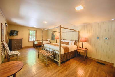 Santeetlah cabin #4 Main Photo