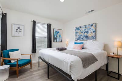 Newly Renovated Modern in Edgecliff Village nearby Main Photo