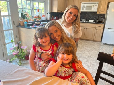 Female looking for a room in Costa Mesa now Main Photo