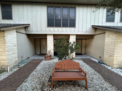 Room for rent in 2/1 great location in NW Hills Main Photo