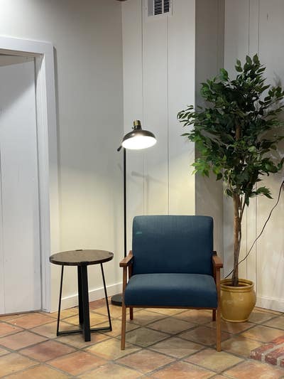 Huge Bedroom and Private Bath! Main Photo