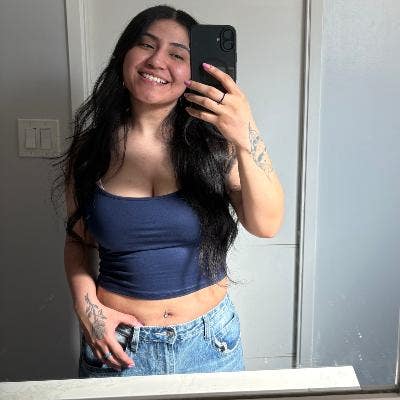 Woman needs Anaheim room for $1300 move in now Main Photo