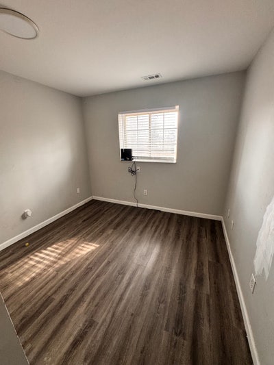 Private Room available  Main Photo