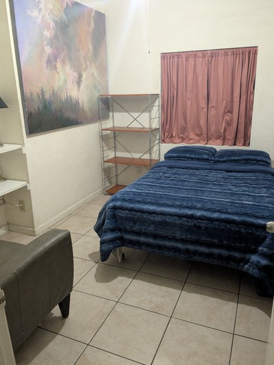 Quiet House Share for Male Main Photo