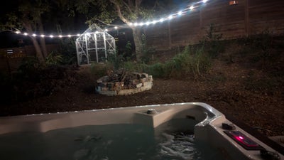 Relaxing Spots: Hot Tub, Waterfall, & Billiards Main Photo