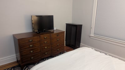 Room and office 2 blocks from Seton Hall. Main Photo