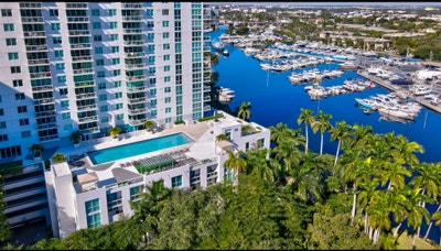 Great location with a great park and a mall Main Photo
