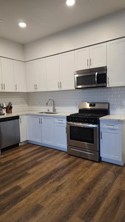 Luxury Apartment in Koreatown Main Photo