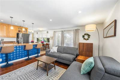 Room in 2 bedroom/2 bathroom condo in Valley Villa Main Photo