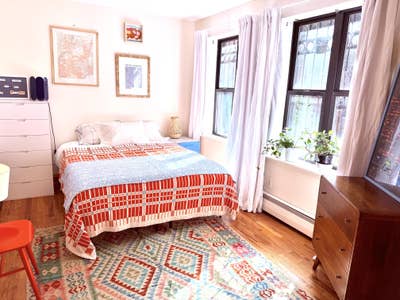 Large room in Manhattan with garden/free laundry! Main Photo