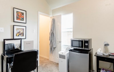  Large Private Room (DFW area) Main Photo